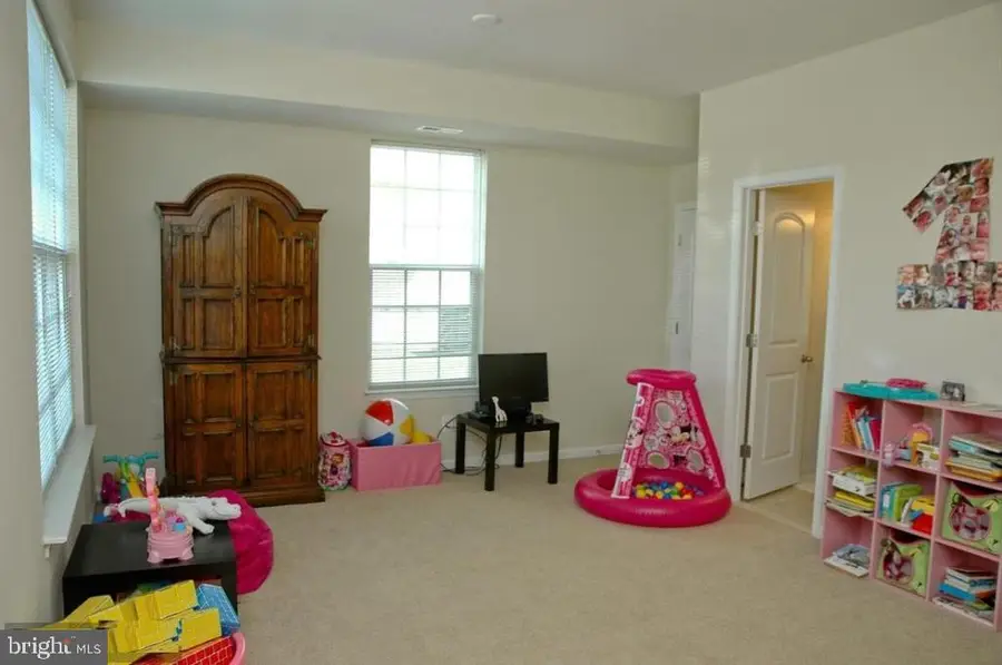 22698 Parkland Farms Ter, Brambleton, VA 20148 - #2