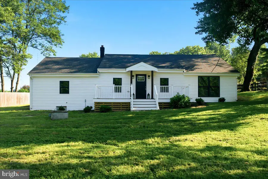 16920 Oliver St, Paeonian Springs, VA 20129 - #3