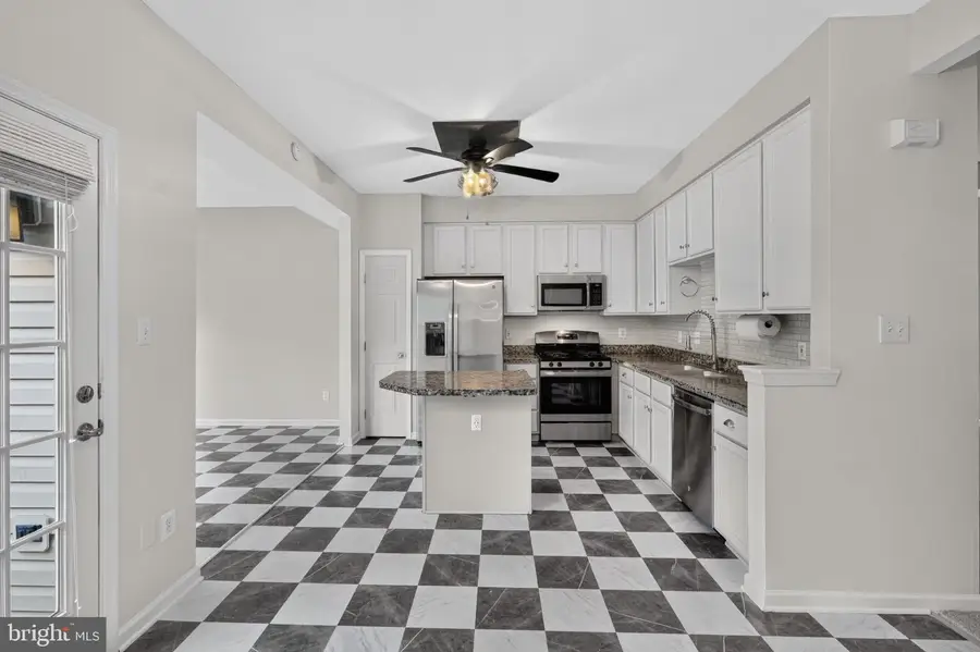43028 Golf View Dr, Chantilly, VA 20152 - #2