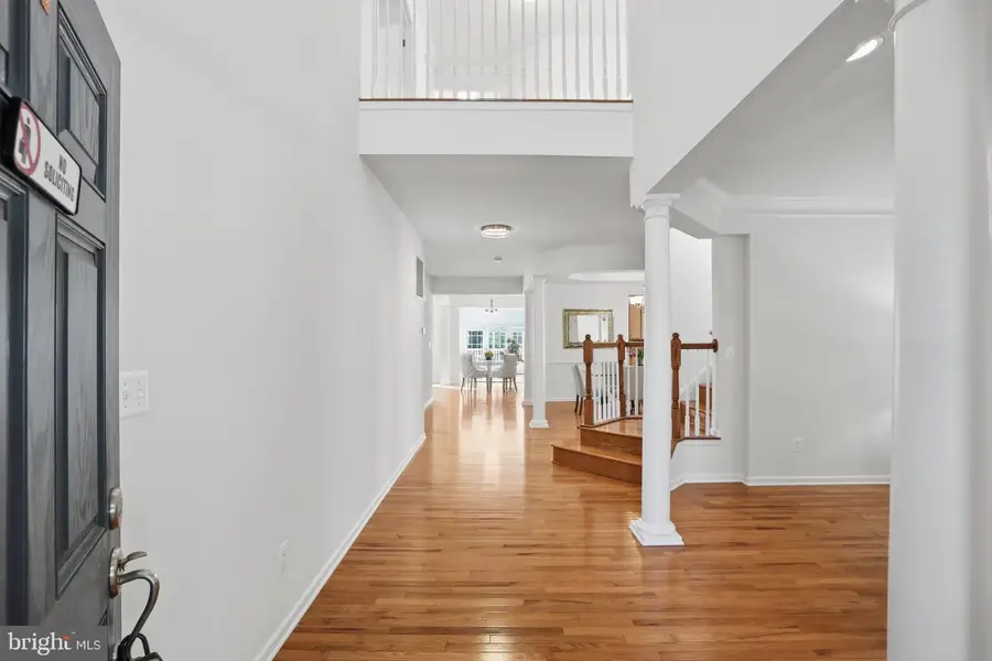 25209 Eisenhower Dr, Chantilly, VA 20152 - #2