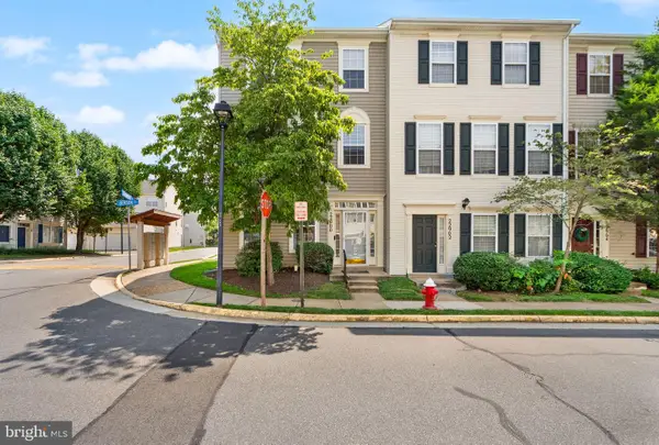 22900 Benson Ter, STERLING, VA 20166