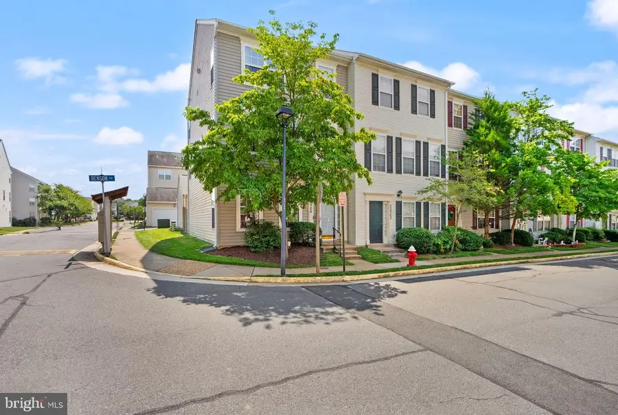 22900 Benson Ter, Sterling, VA 20166 - #2