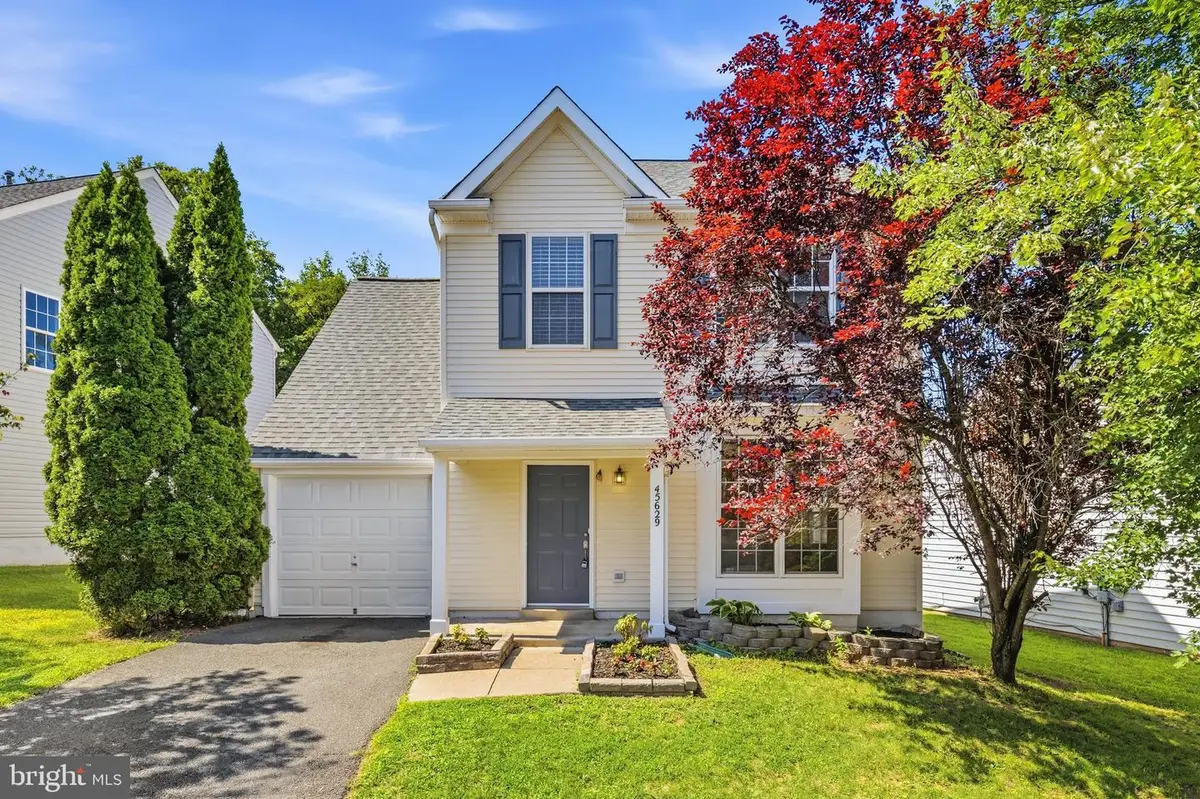 45629 Livingstone Station St, Sterling, VA 20166 - #1