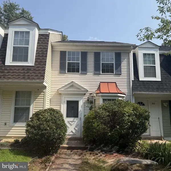 32 Palmer Ct, STERLING, VA 20165