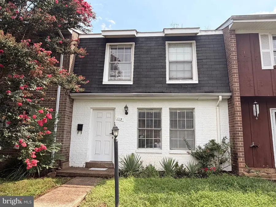 115 E Concord Ct, Sterling, VA 20164 - #2