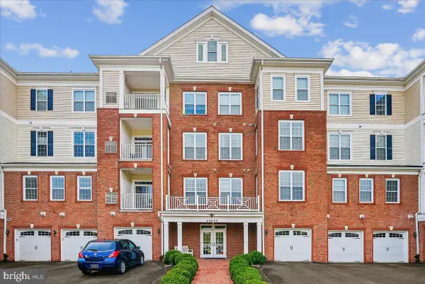 44605 York Crest Ter #401, ASHBURN, VA 20147