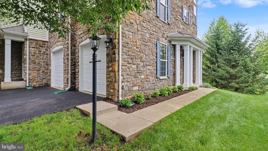 42371 Trellis Sq, Brambleton, VA 20148 - #2