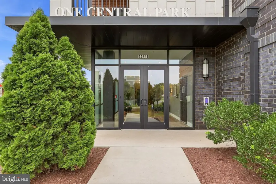 44691 Wellfleet Dr #202, Ashburn, VA 20147 - #3