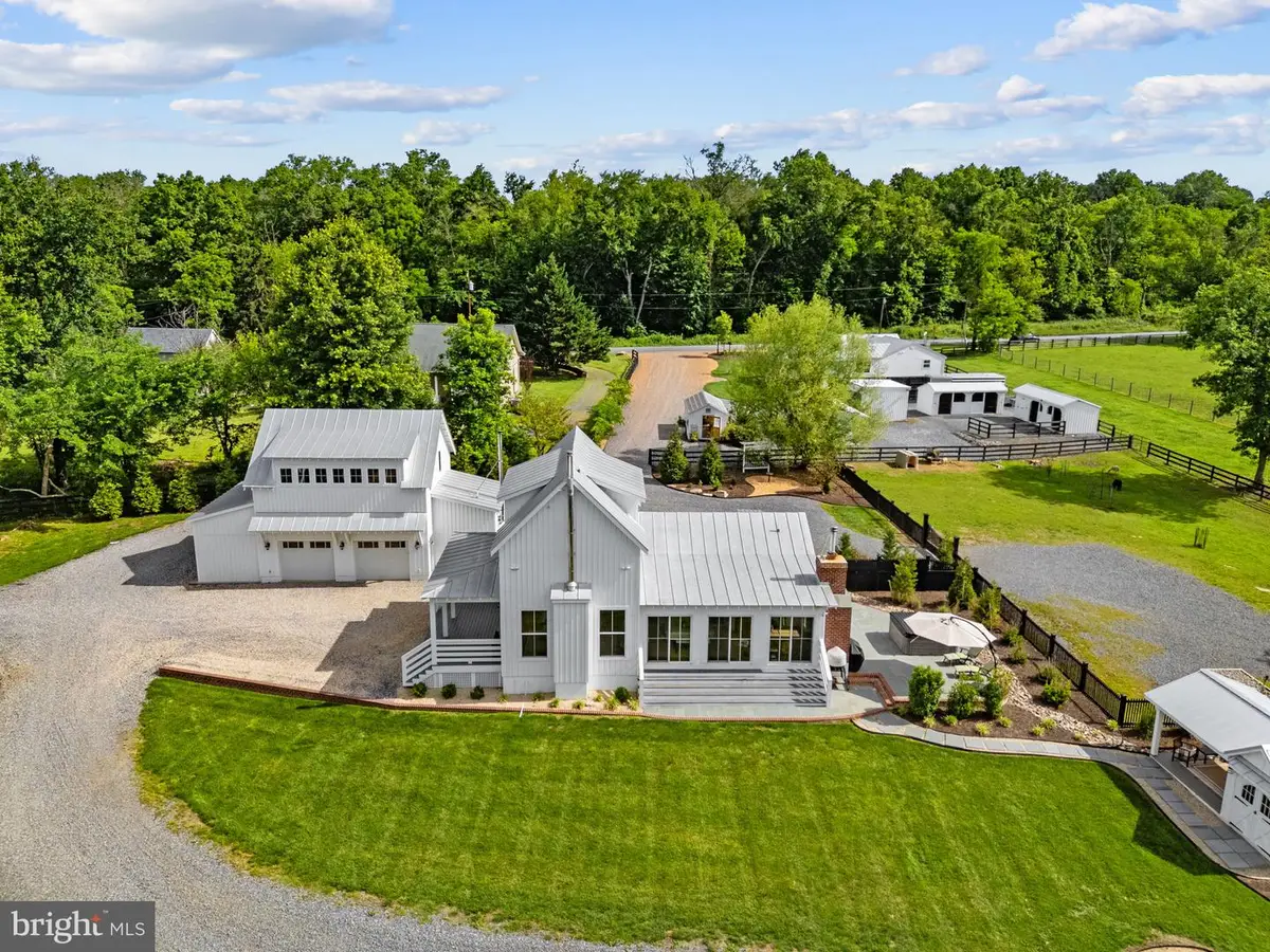 35321 Snake Hill Rd, Middleburg, VA 20117 - #1