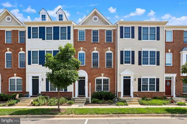 25114 Mcbryde Ter, CHANTILLY, VA 20152