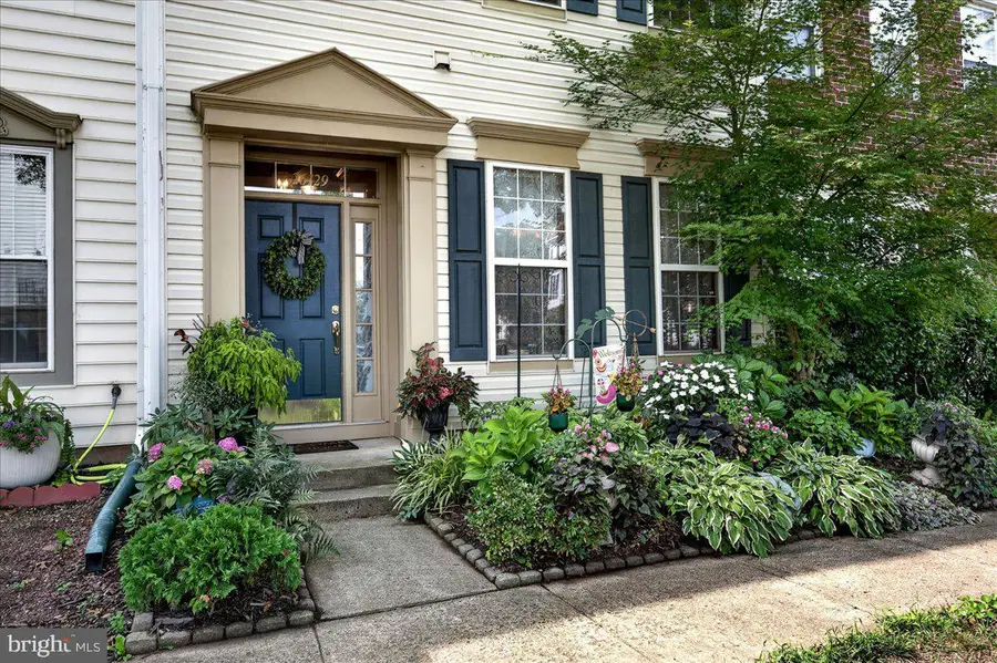 26129 Nimbleton Sq, Chantilly, VA 20152 - #3