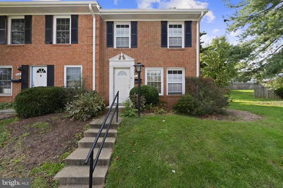 216 N Auburn Dr, Sterling, VA 20164 - #2