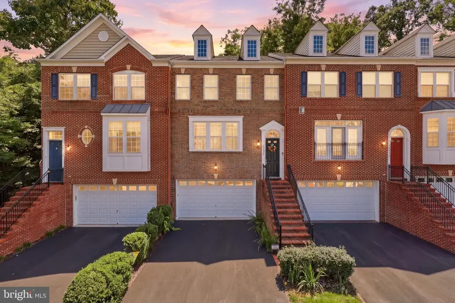 20200 Center Brook Sq, Sterling, VA 20165 - #2