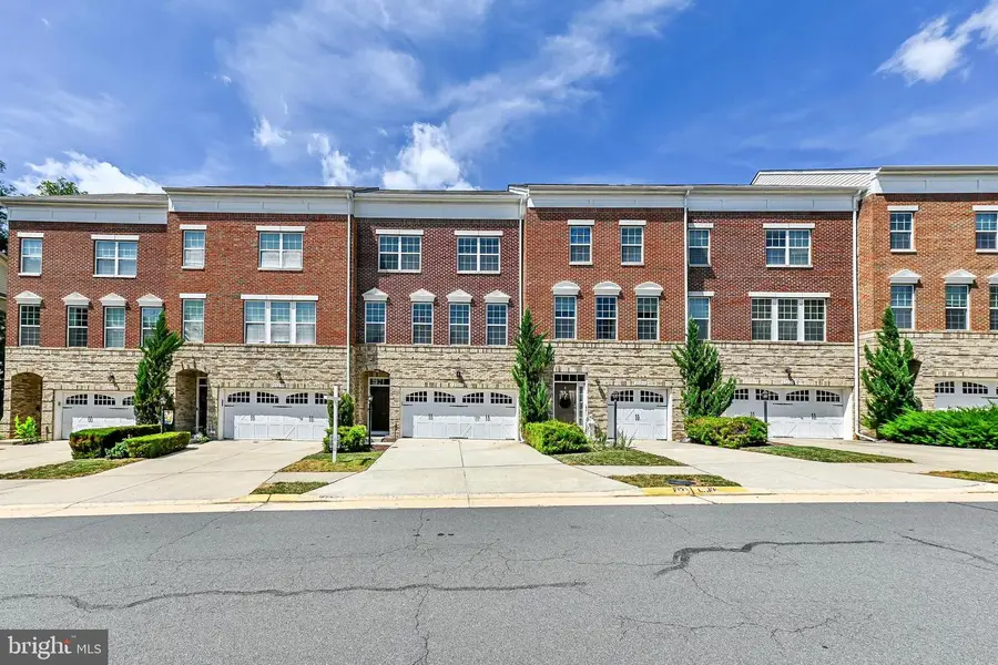 23253 Tradewind Dr, Ashburn, VA 20148 - #2