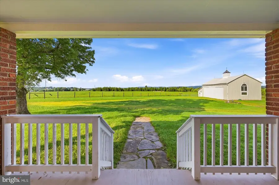 43086 Lucketts Rd, Leesburg, VA 20176 - #2
