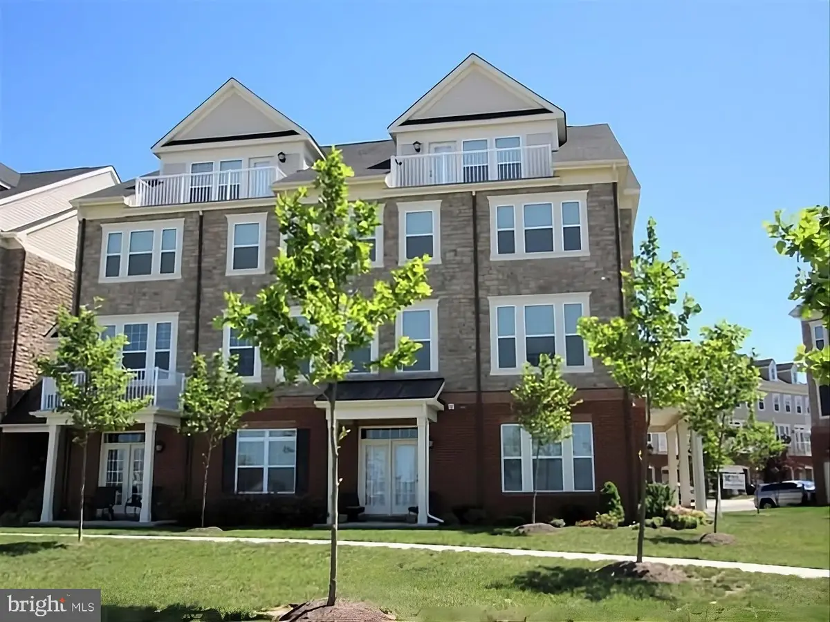 42581 Sunset Sq, Ashburn, VA 20148 - #1