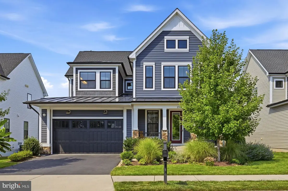 25439 Stribling Orchard Ct, Chantilly, VA 20152 - #1