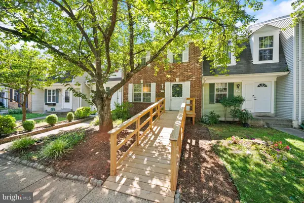 10 Redlin, STERLING, VA 20165