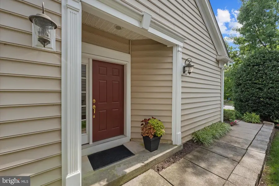 20724 Rock Harbor Cir, Ashburn, VA 20147 - #2