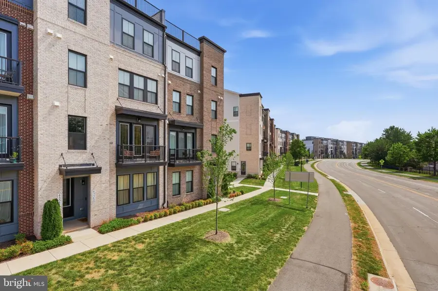 43342 Farringdon Sq, Ashburn, VA 20148 - #2
