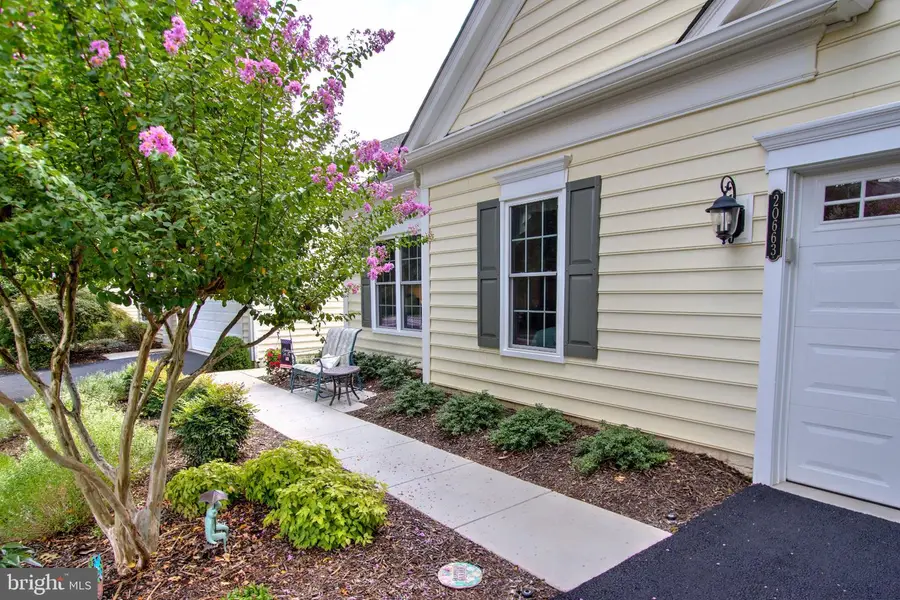 20663 Golden Ridge Dr, Ashburn, VA 20147 - #2