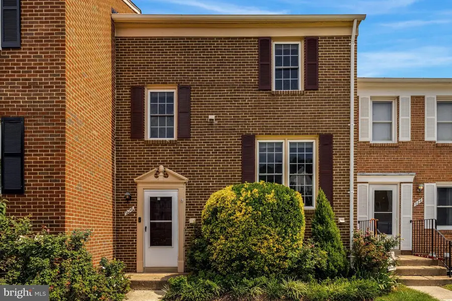 926 Sherwood Ct, Sterling, VA 20164 - #3