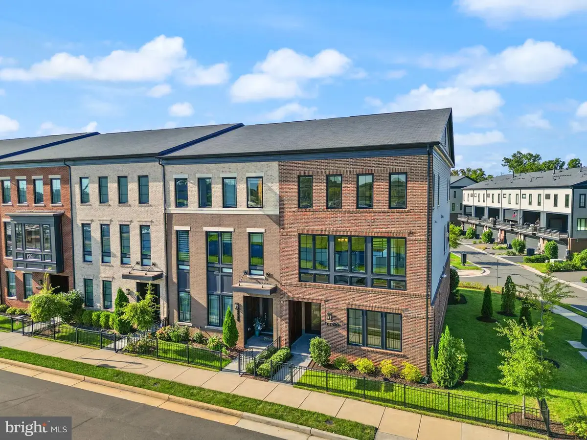44611 Uptown Row Dr, Ashburn, VA 20147 - #1