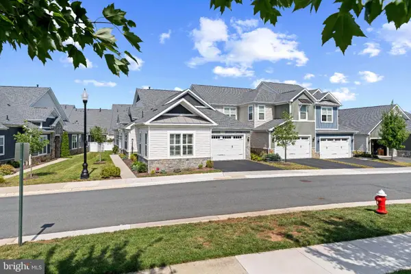 23702 September Sun Sq, ASHBURN, VA 20148