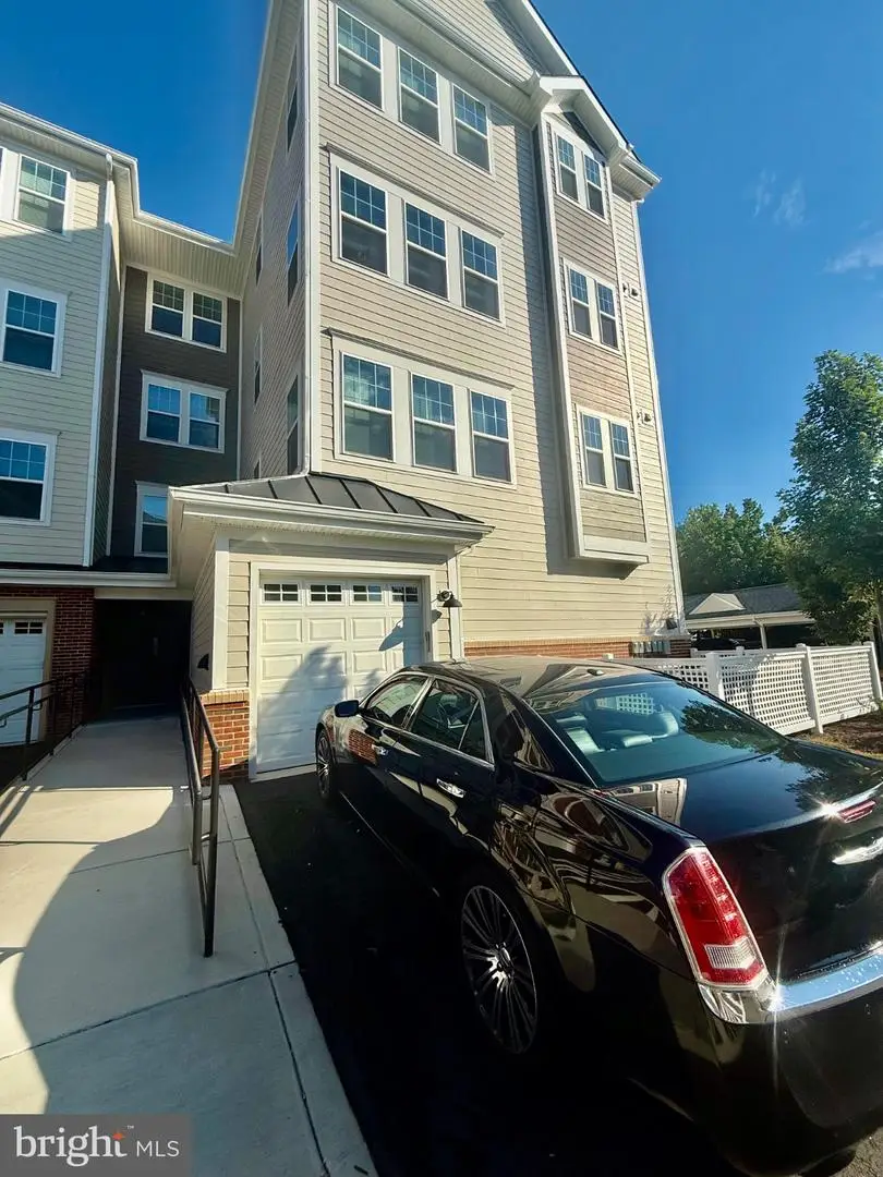 700 Mount Airy Ter Ne #202, Leesburg, VA 20176 - #3