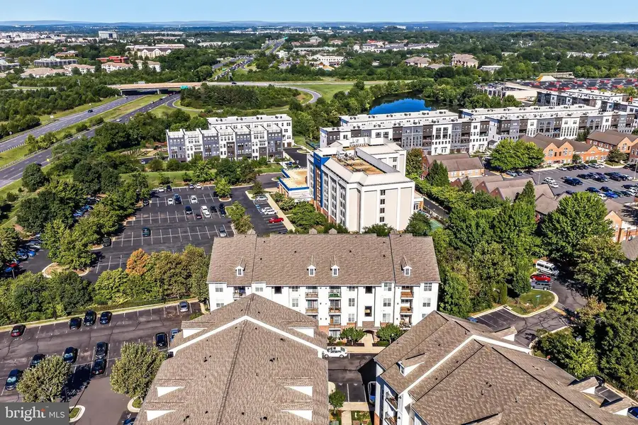 21191 Mcfadden Sq #305, Sterling, VA 20165 - #3