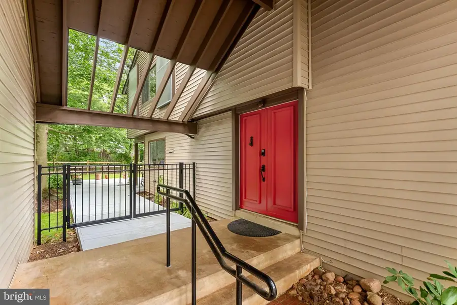 11 Greencastle Rd, Sterling, VA 20164 - #3