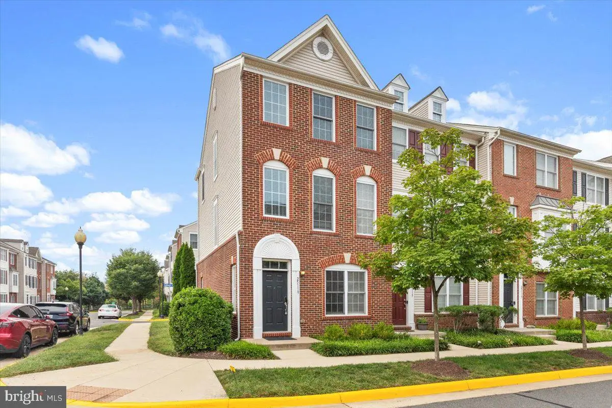 25119 Mcbryde Ter, Chantilly, VA 20152 - #1
