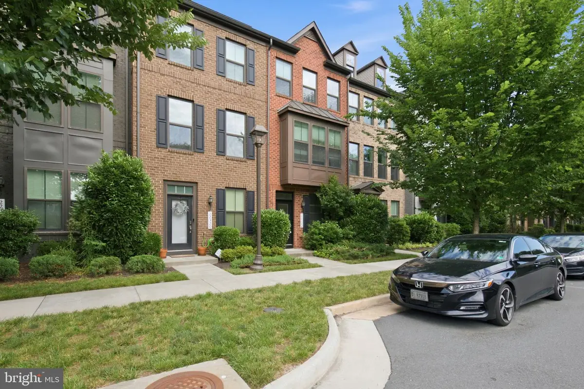 22322 Foundation Dr, Ashburn, VA 20148 - #1
