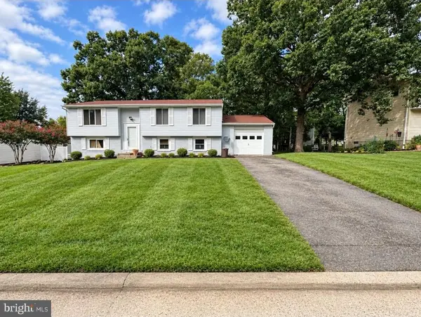 905 E Roanoke Rd, STERLING, VA 20164