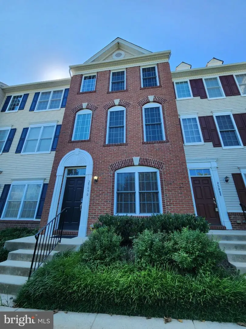 25090 Lomax Ter, Chantilly, VA 20152 - #1