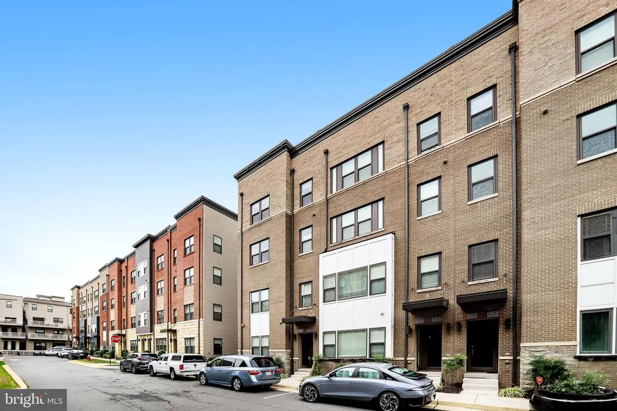 20524 Milbridge Ter, Ashburn, VA 20147 - #1