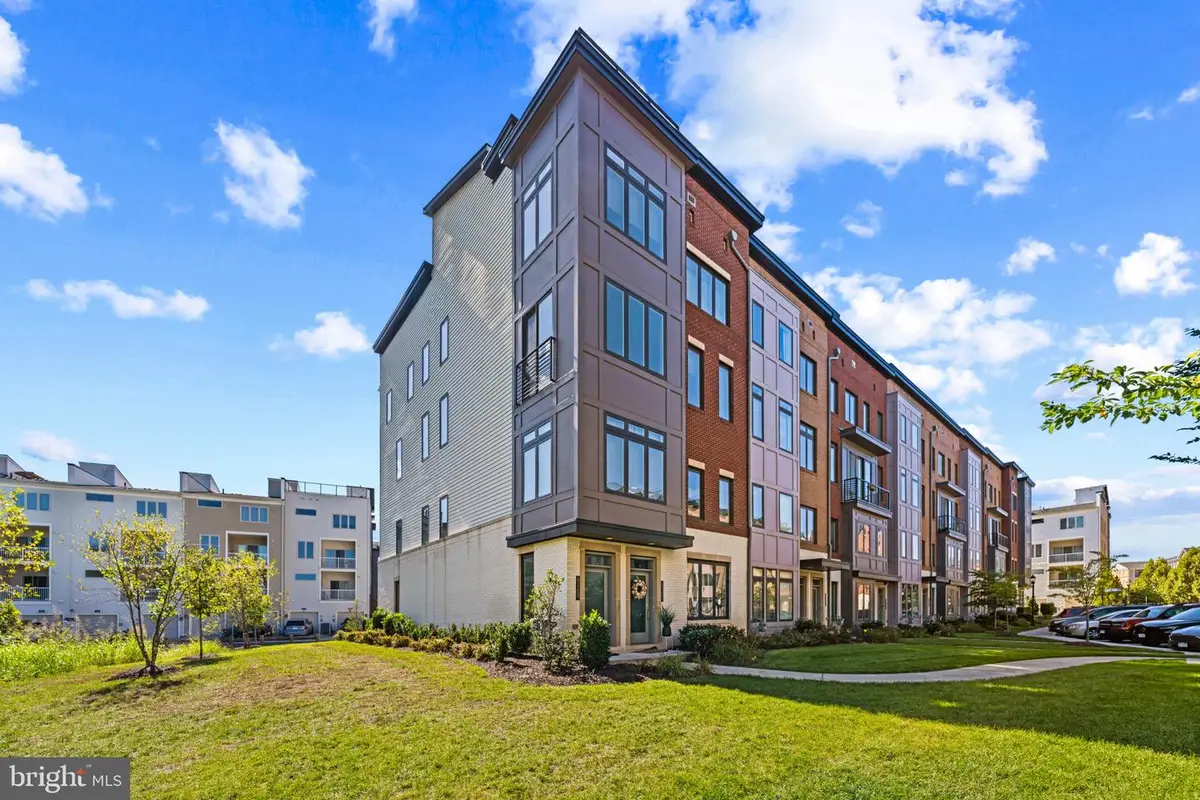 43209 Mongold Sq, Ashburn, VA 20148 - #1