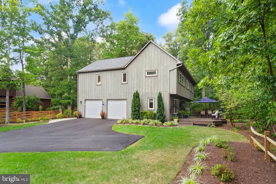 14 Wiltshire Ct E, Sterling, VA 20165 - #2