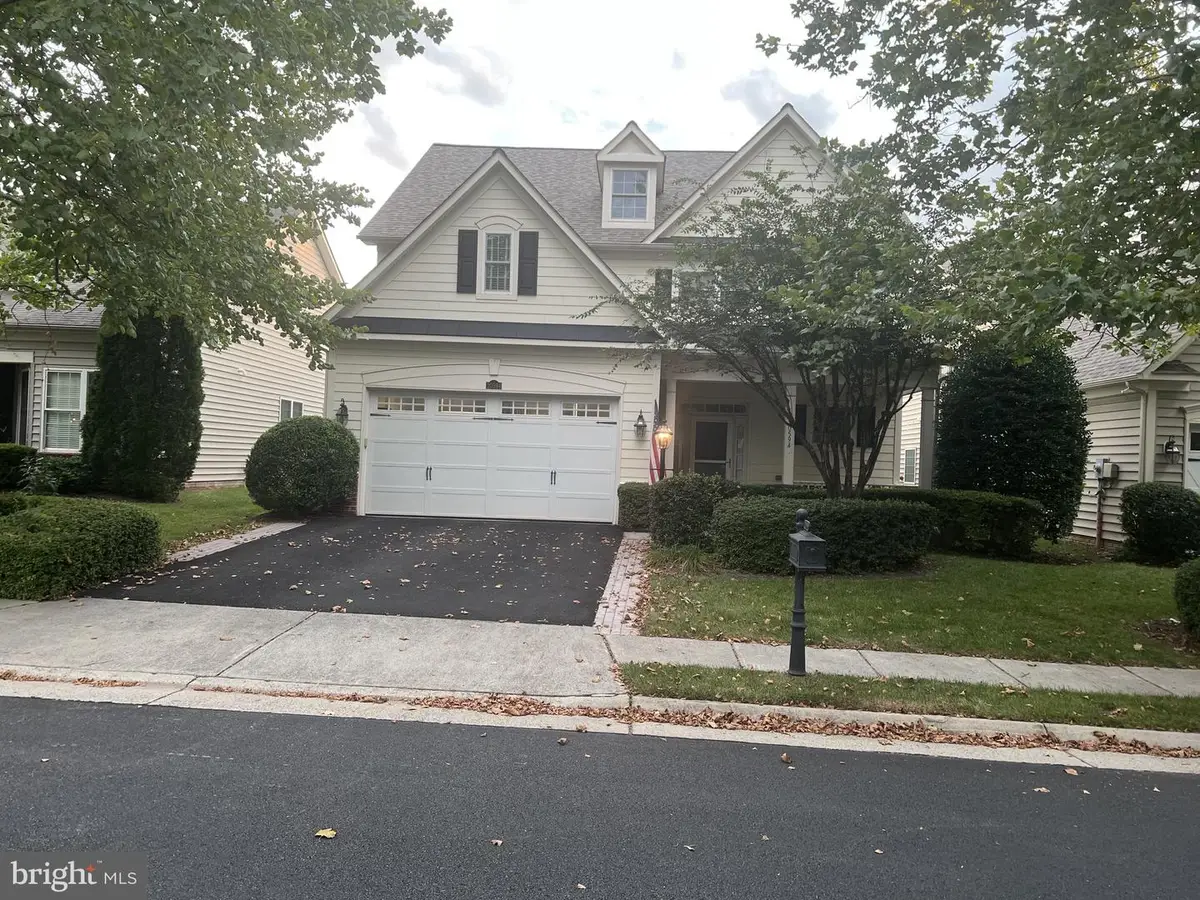 20594 Golden Ridge Dr, Ashburn, VA 20147 - #1