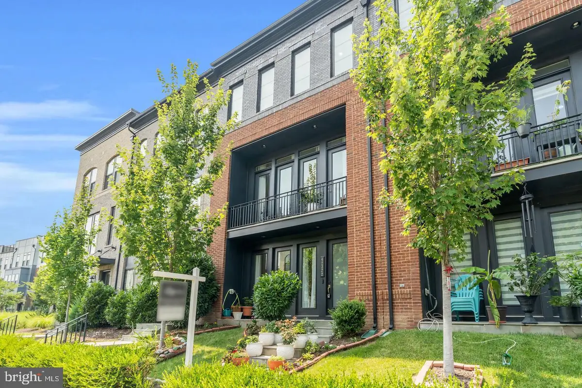 42322 Sillas Sq, Brambleton, VA 20148 - #1