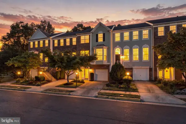 47697 Sandbank Sq, STERLING, VA 20165