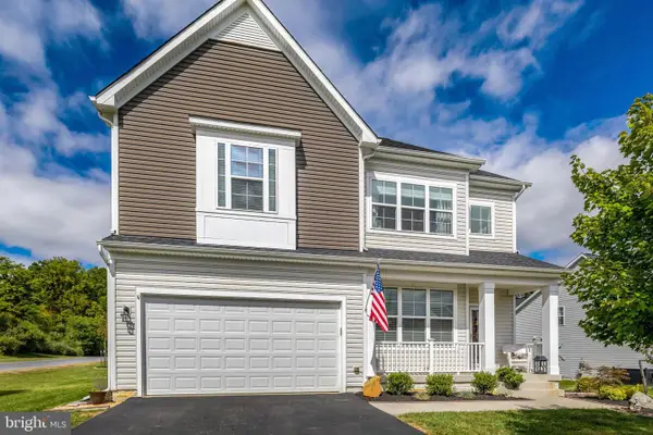 35820 Peninsula Ct, ROUND HILL, VA 20141
