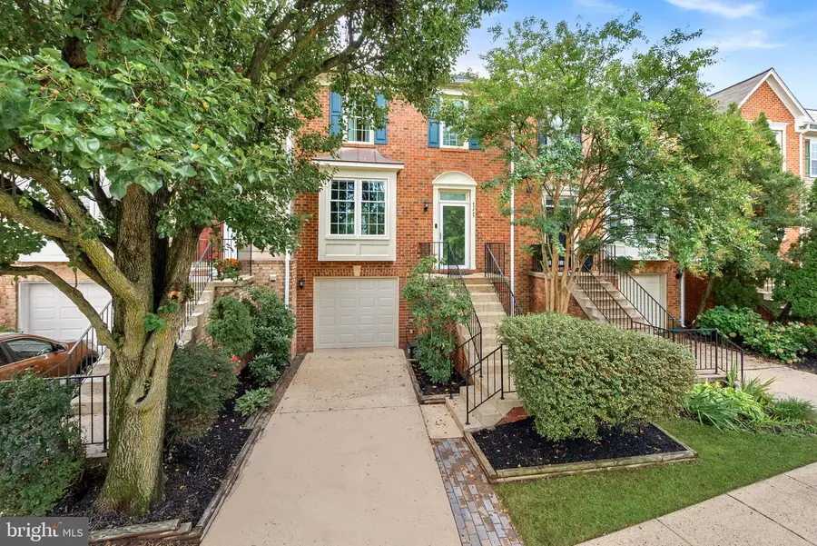 43445 Livery Sq, Ashburn, VA 20147 - #3