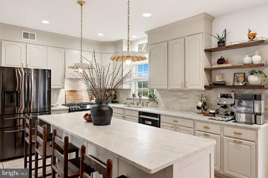 19281 Swan Ct, Purcellville, VA 20132 - #2