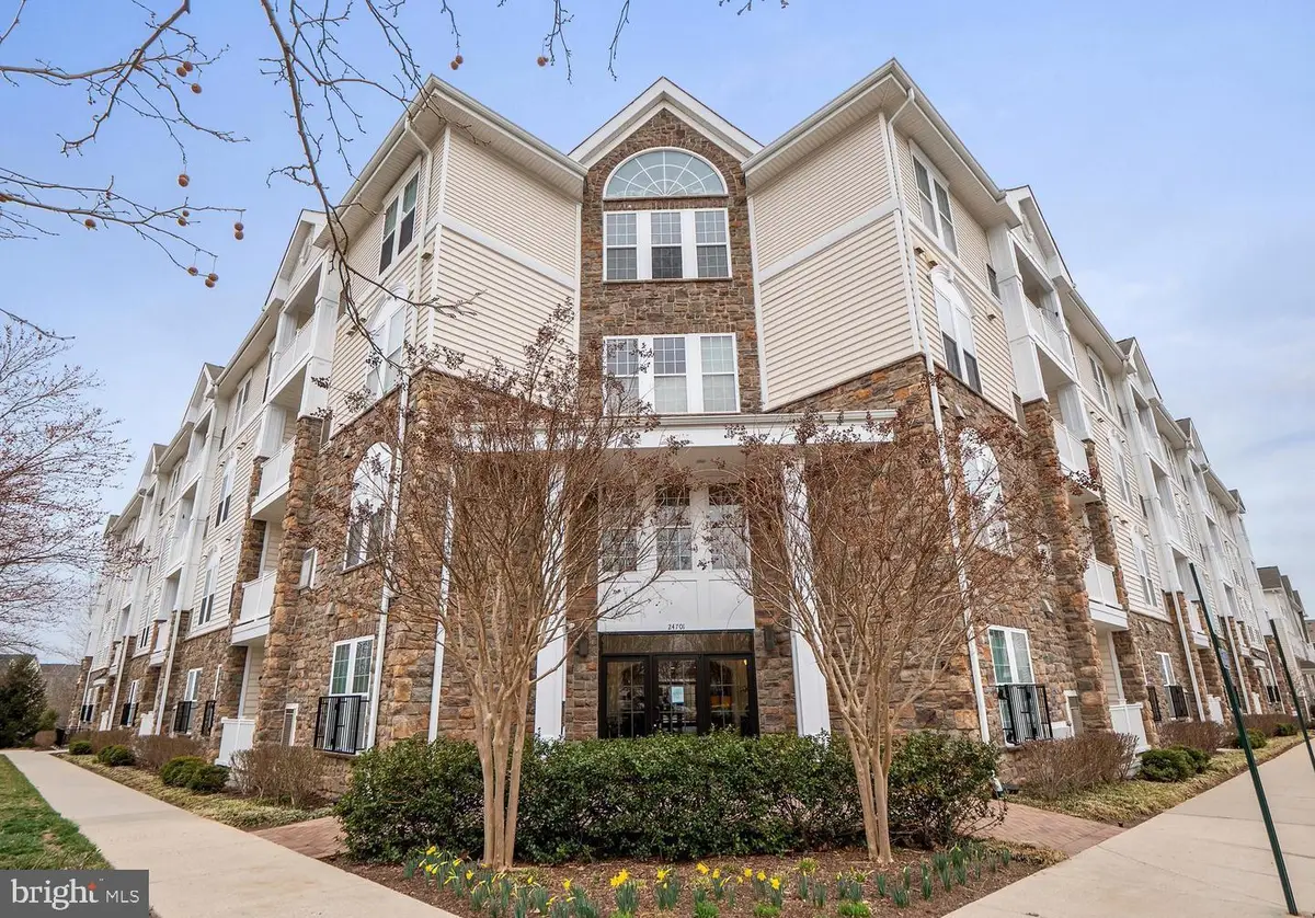 24701 Byrne Meadow Sq #211, Aldie, VA 20105 - #1
