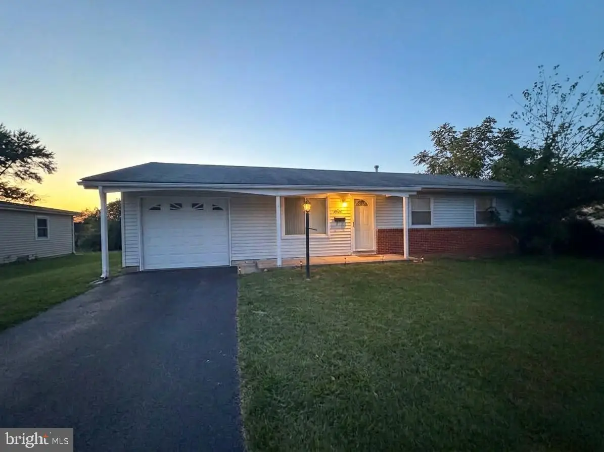125 N Aspen Ave, Sterling, VA 20164 - #1