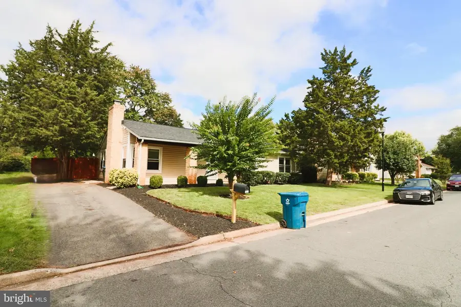 157 S Fox Rd S, Sterling, VA 20164 - #2
