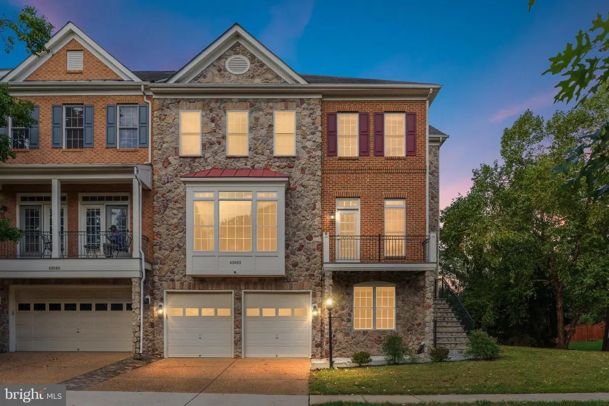 43682 Lees Mill Sq, Leesburg, VA 20176 - #1