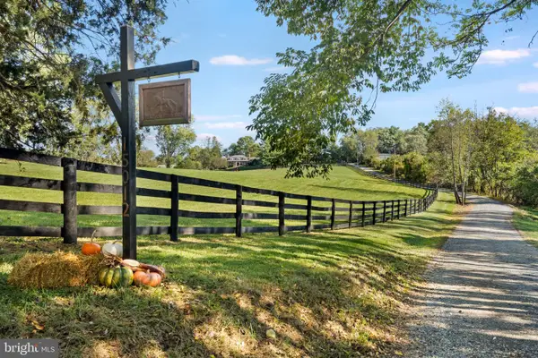 15012 Clover Hill Rd, WATERFORD, VA 20197