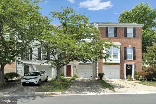 22011 Box Car Sq, STERLING, VA 20166